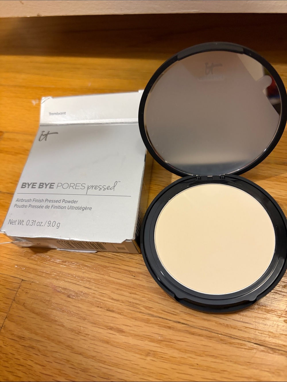 it Cosmetics Bye Bye Pores Pressed Airbrush Finish Powder Translucent NEW 9g .3